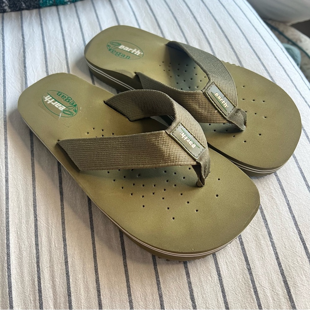 EARTH Miami Vegan Sandals in Khaki